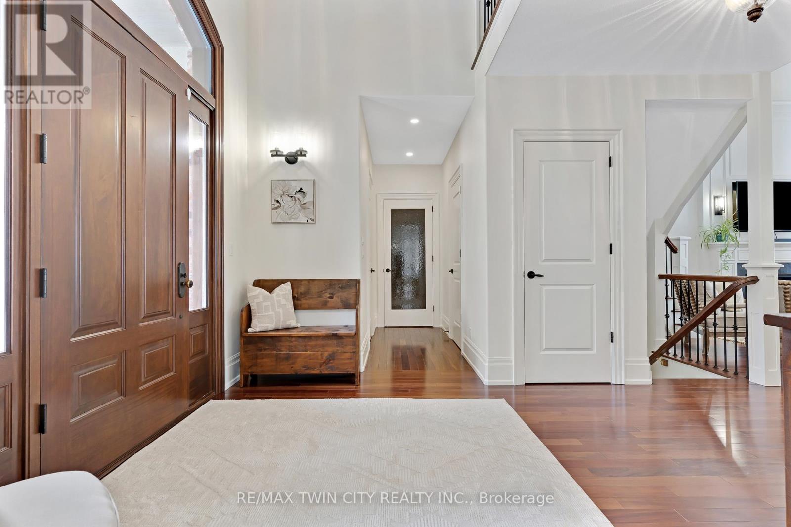 443 Malabar Drive, Waterloo, Ontario  N2K 2P7 - Photo 6 - X12824802