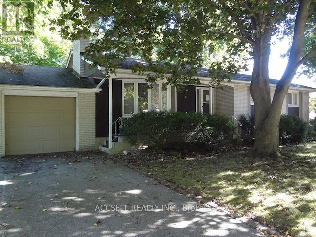 54 Sylvan Drive, North Dumfries, Ontario  N1R 5S5 - Photo 2 - X12824834