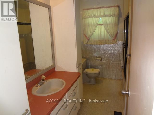 54 Sylvan Drive, North Dumfries, Ontario  N1R 5S5 - Photo 6 - X12824834