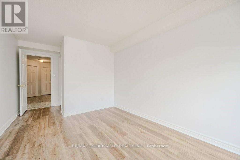 302 (B) - 67 Caroline Street, Hamilton, Ontario  L8P 3K6 - Photo 10 - X12824842