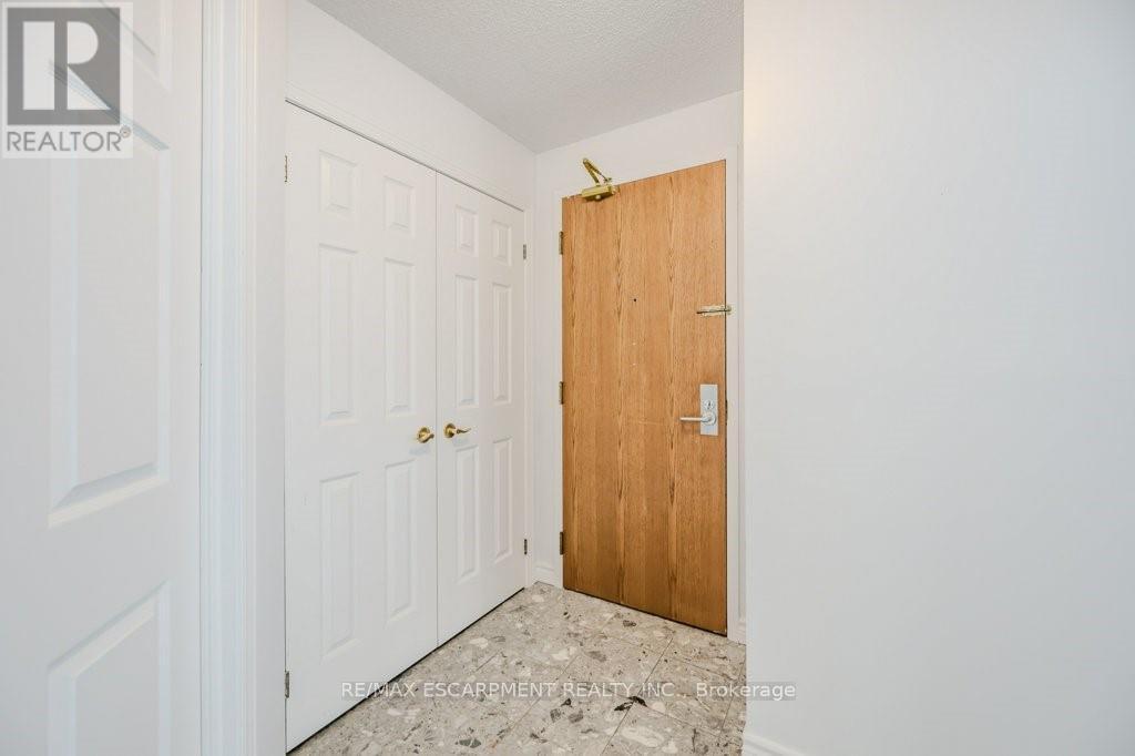 302 (B) - 67 Caroline Street, Hamilton, Ontario  L8P 3K6 - Photo 7 - X12824842