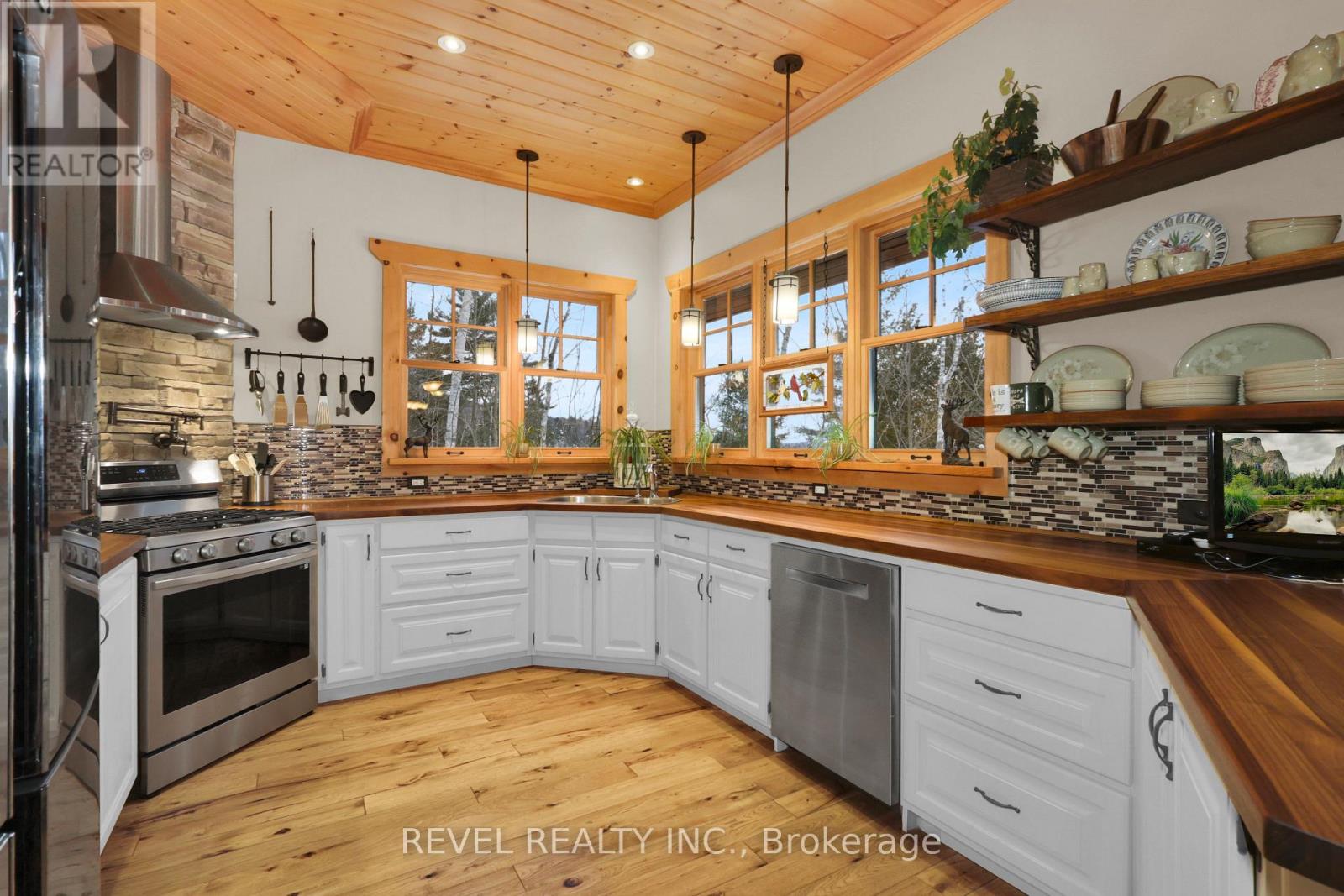 28 Beaver Pond Road, Elliot Lake, Ontario  P5A 2J7 - Photo 18 - X12824846