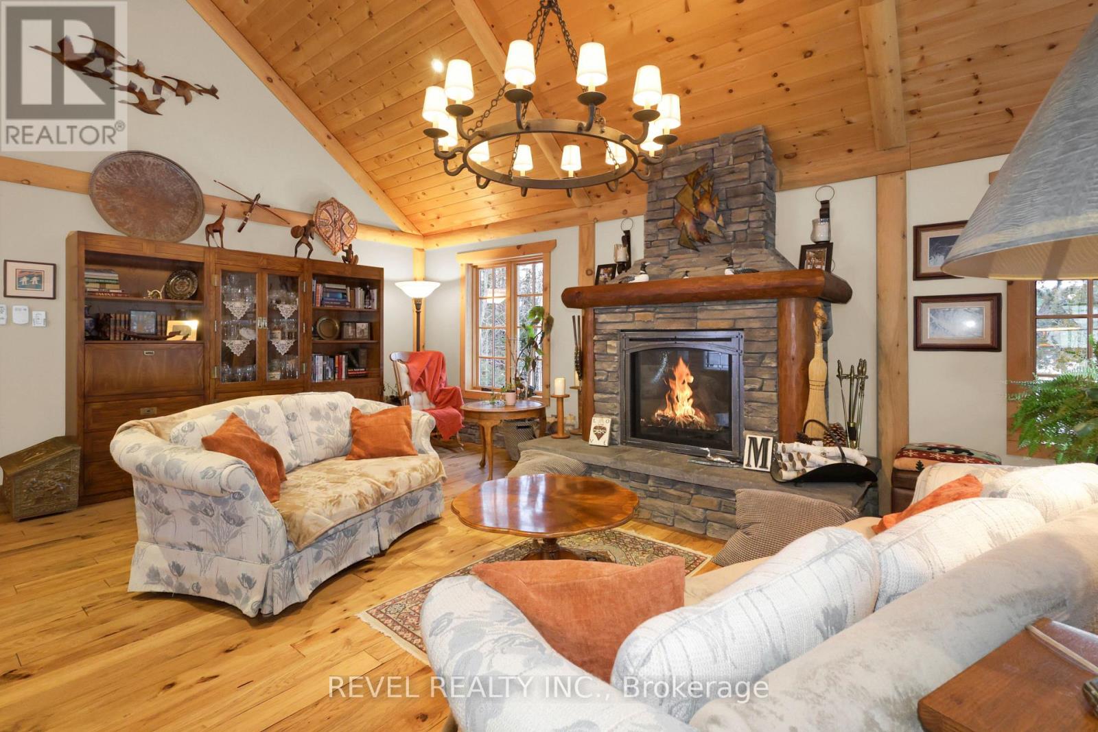 28 Beaver Pond Road, Elliot Lake, Ontario  P5A 2J7 - Photo 6 - X12824846