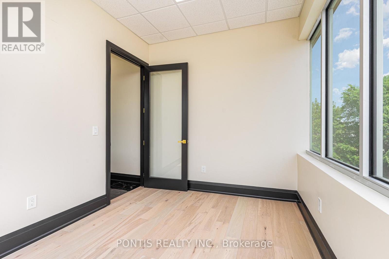 H211 - 460 Hespeler Road, Cambridge, Ontario  N1R 0E3 - Photo 27 - X12824860