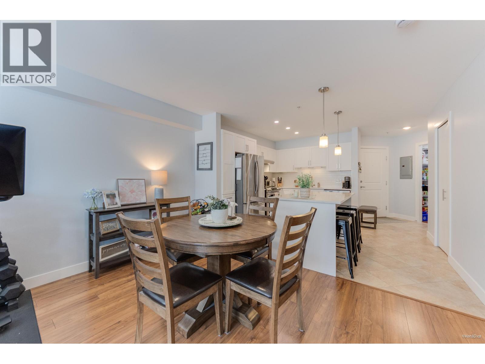 214 19677 Meadow Gardens Way, Pitt Meadows, British Columbia  V3Y 0A2 - Photo 8 - R3093952