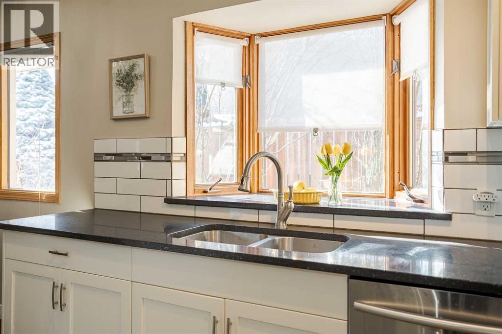 94 Brantford Crescent Nw, Calgary, Alberta  T2L 1N8 - Photo 9 - A2288265