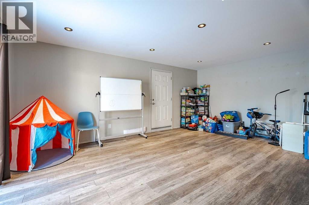 94 Brantford Crescent Nw, Calgary, Alberta  T2L 1N8 - Photo 33 - A2288265