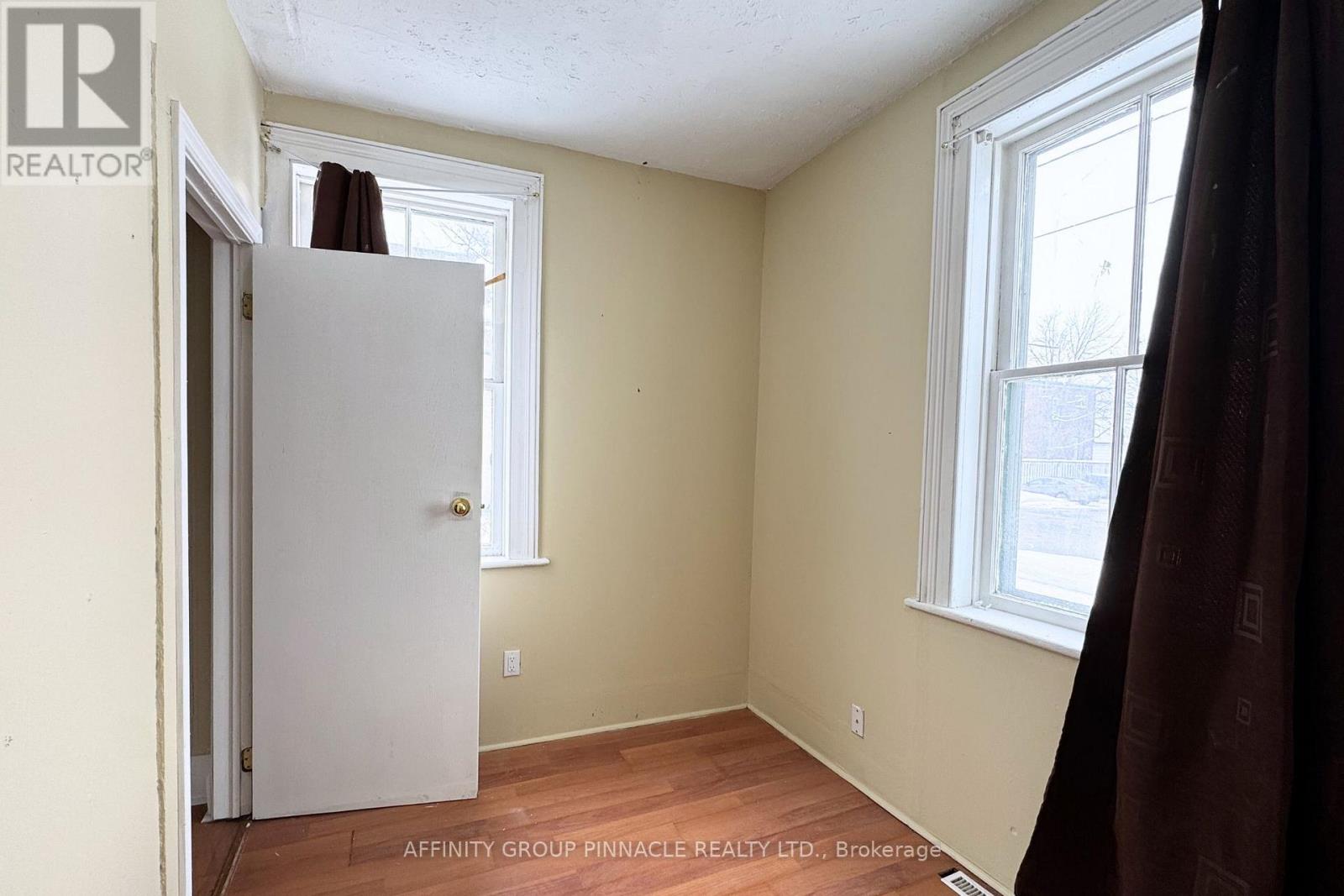 118 Lindsay Street S, Kawartha Lakes, Ontario  K9V 2M7 - Photo 11 - X12824888