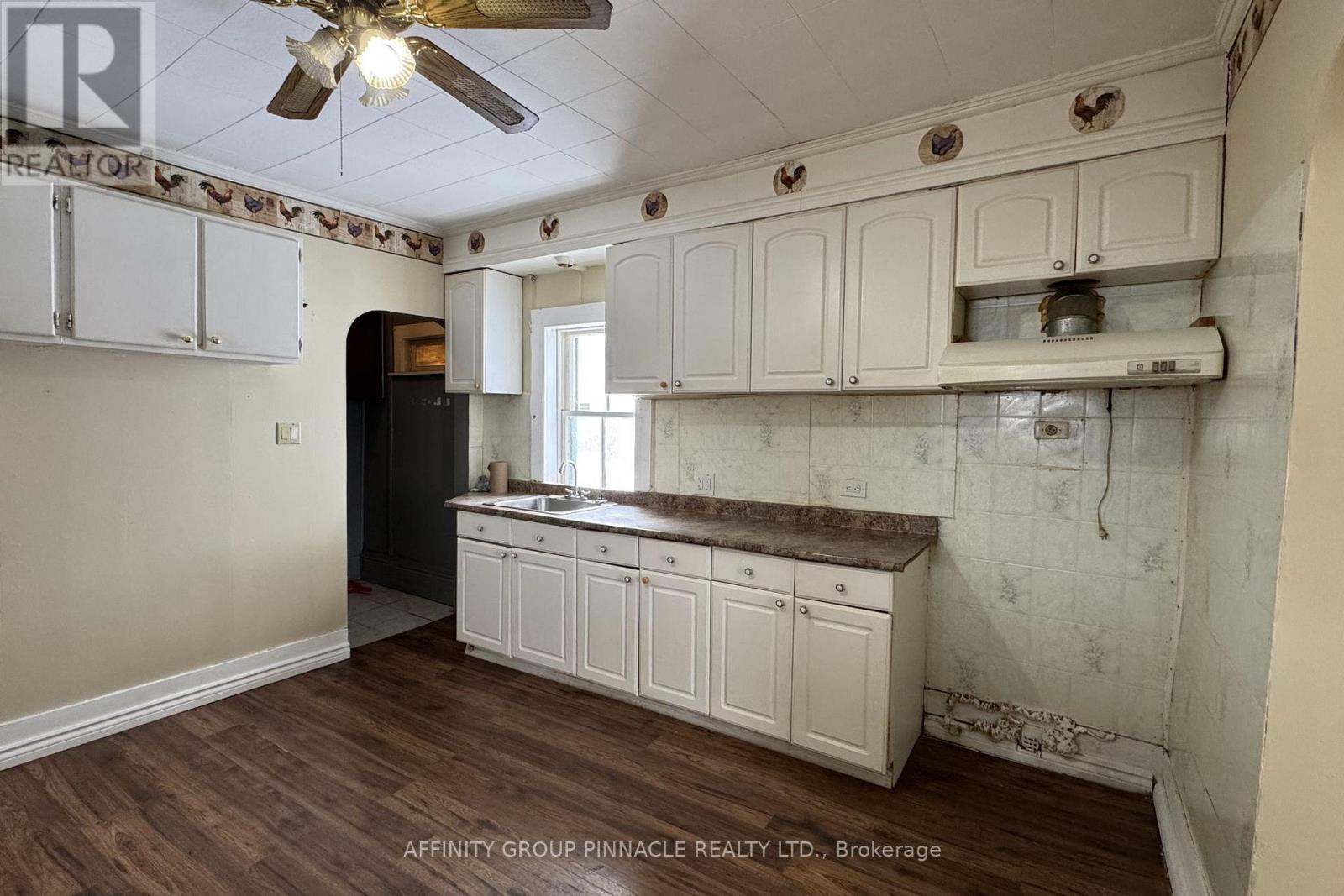 118 Lindsay Street S, Kawartha Lakes, Ontario  K9V 2M7 - Photo 16 - X12824888