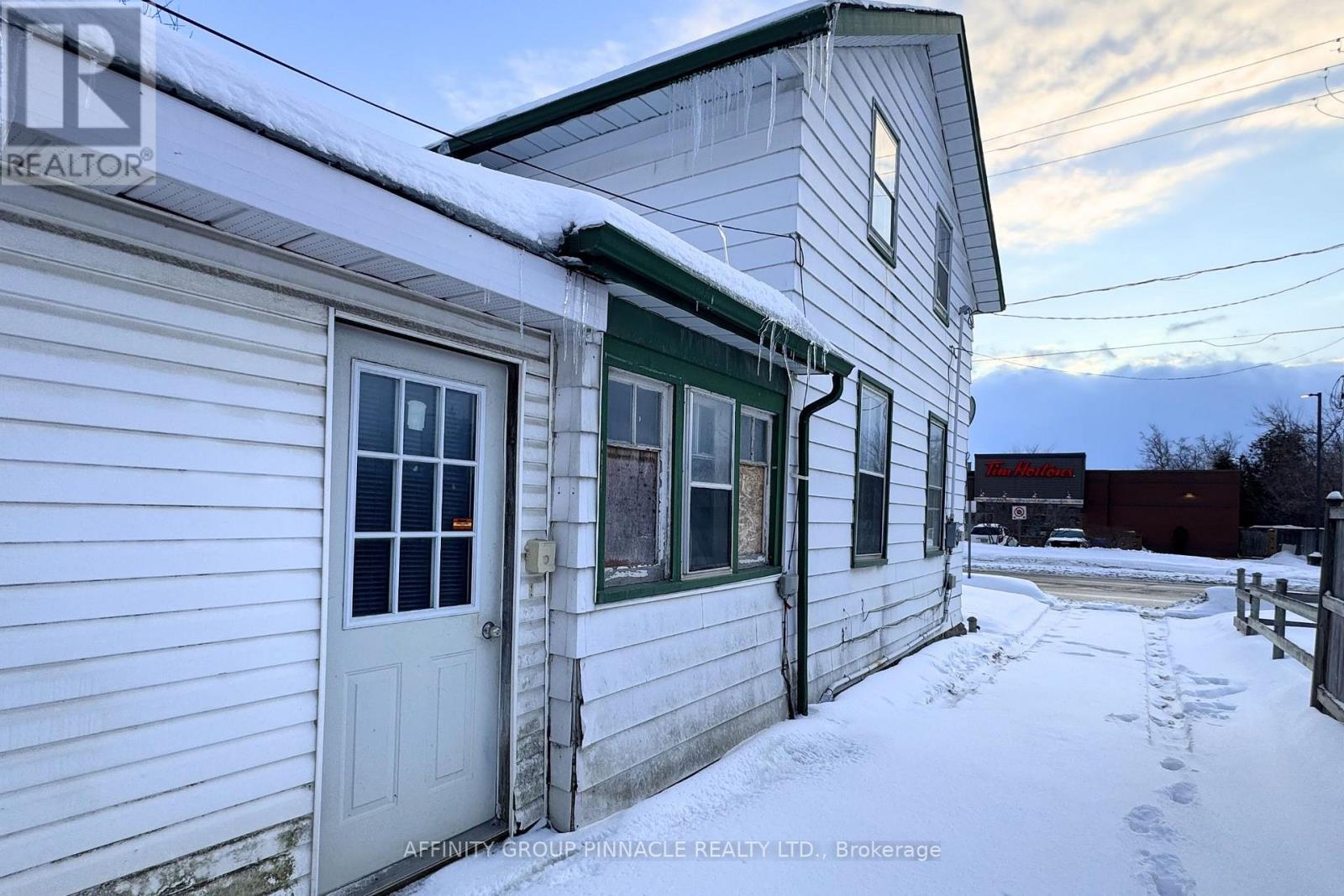 118 Lindsay Street S, Kawartha Lakes, Ontario  K9V 2M7 - Photo 4 - X12824888