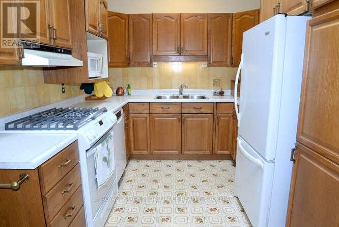 5 Helena Place, Kingston, Ontario  K7L 4V1 - Photo 12 - X12824880