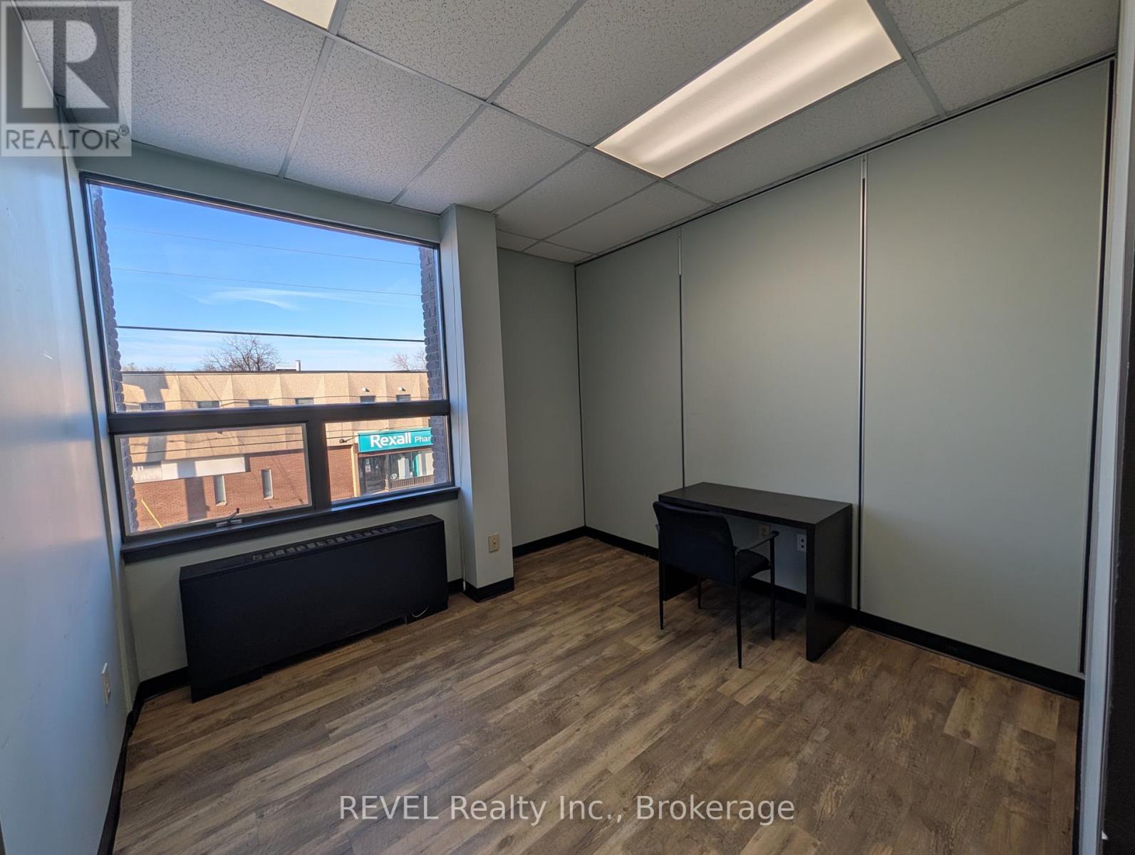 201 - 112 Queenston Street, St. Catharines, Ontario  L2R 2Z4 - Photo 4 - X12685198