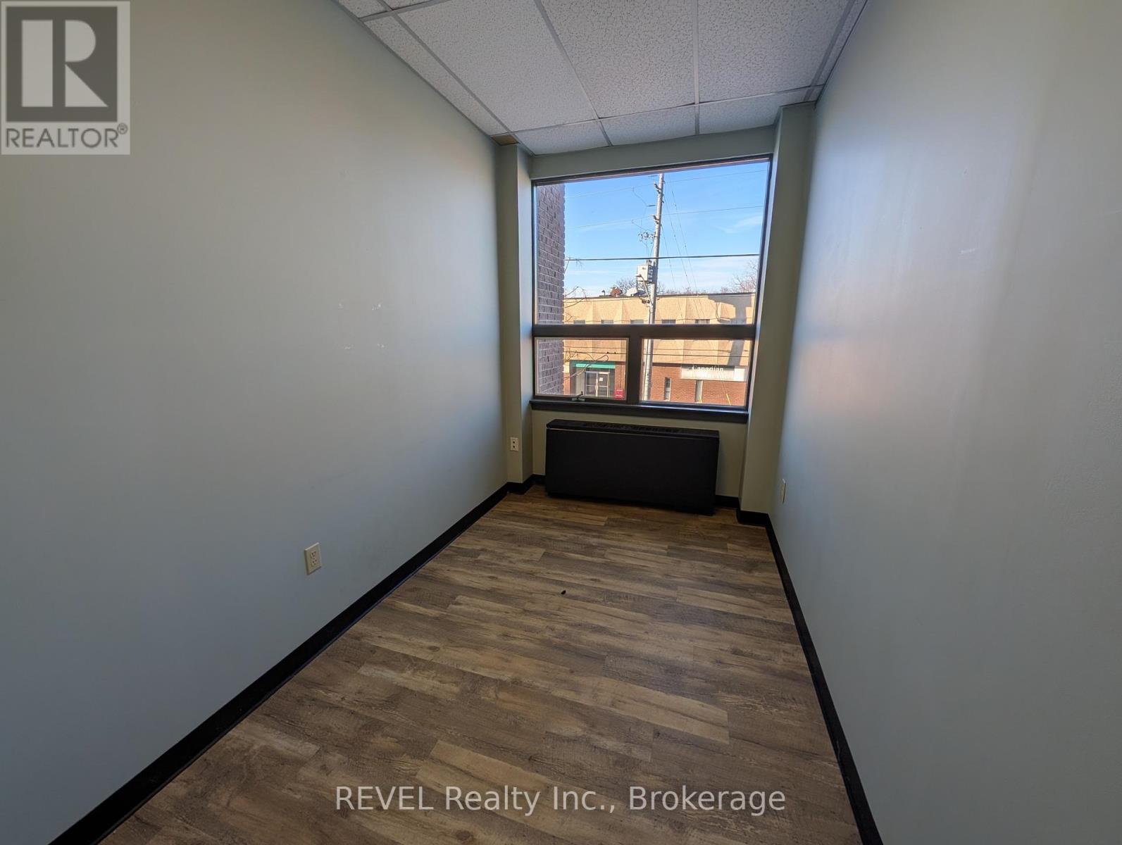 201 - 112 Queenston Street, St. Catharines, Ontario  L2R 2Z4 - Photo 6 - X12685198