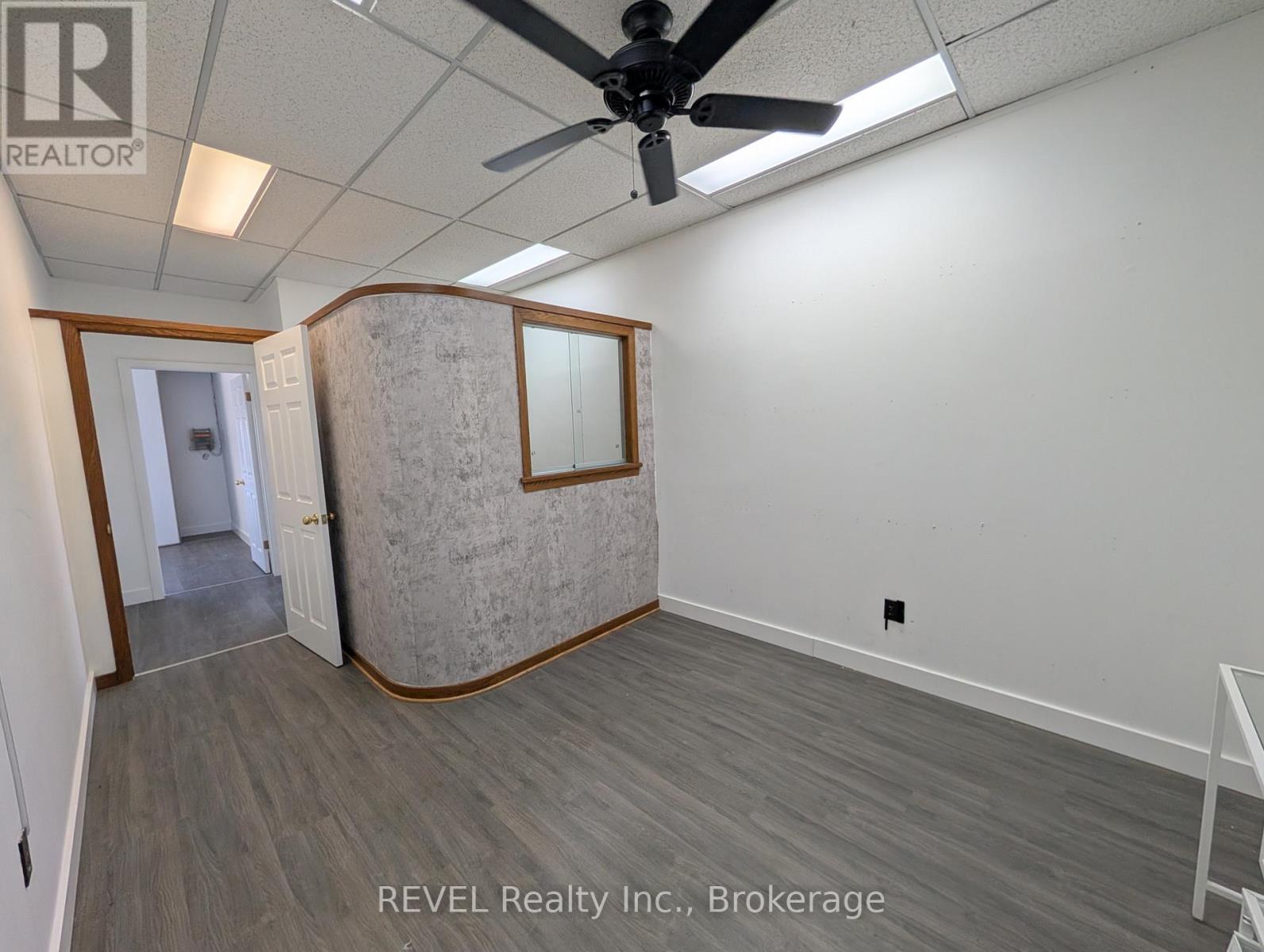 200 - 112 Queenston Street, St. Catharines, Ontario  L2R 2Z4 - Photo 3 - X12734290
