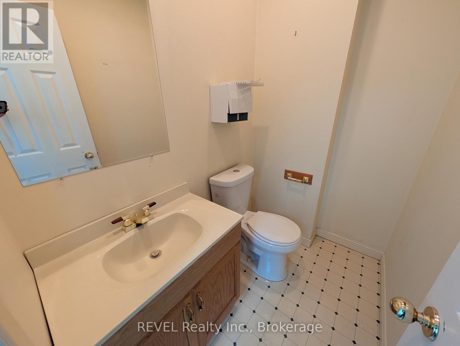 200 - 112 Queenston Street, St. Catharines, Ontario  L2R 2Z4 - Photo 7 - X12734290