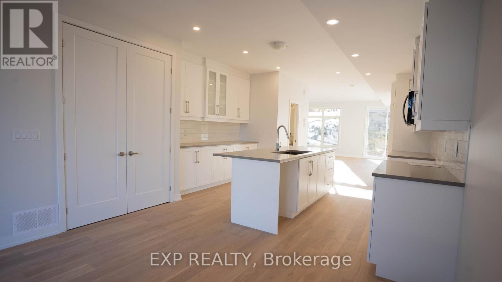 236 Woodroffe Avenue N, Ottawa, Ontario K2A 3V4 - Photo 5 - X12824894