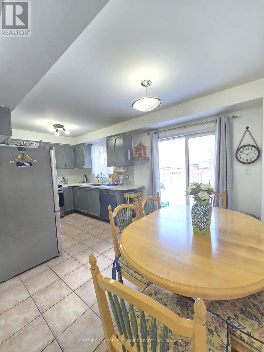 111 Gollins Drive E, Milton, Ontario  L9T 6J9 - Photo 11 - W12820808