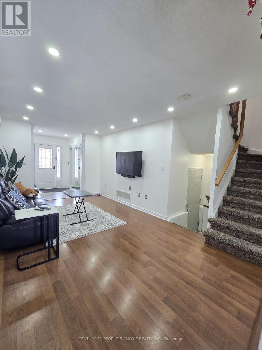 111 Gollins Drive E, Milton, Ontario  L9T 6J9 - Photo 7 - W12820808