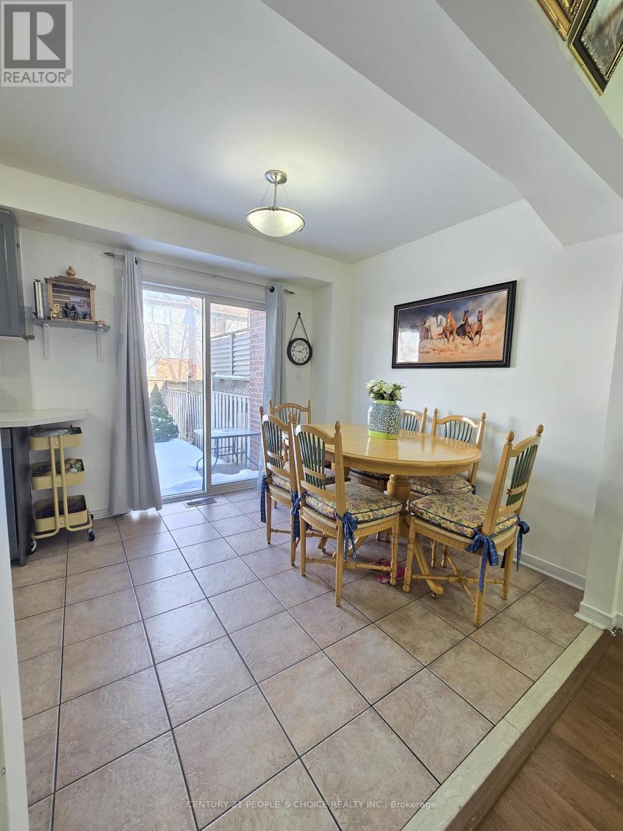 111 Gollins Drive E, Milton, Ontario  L9T 6J9 - Photo 8 - W12820808