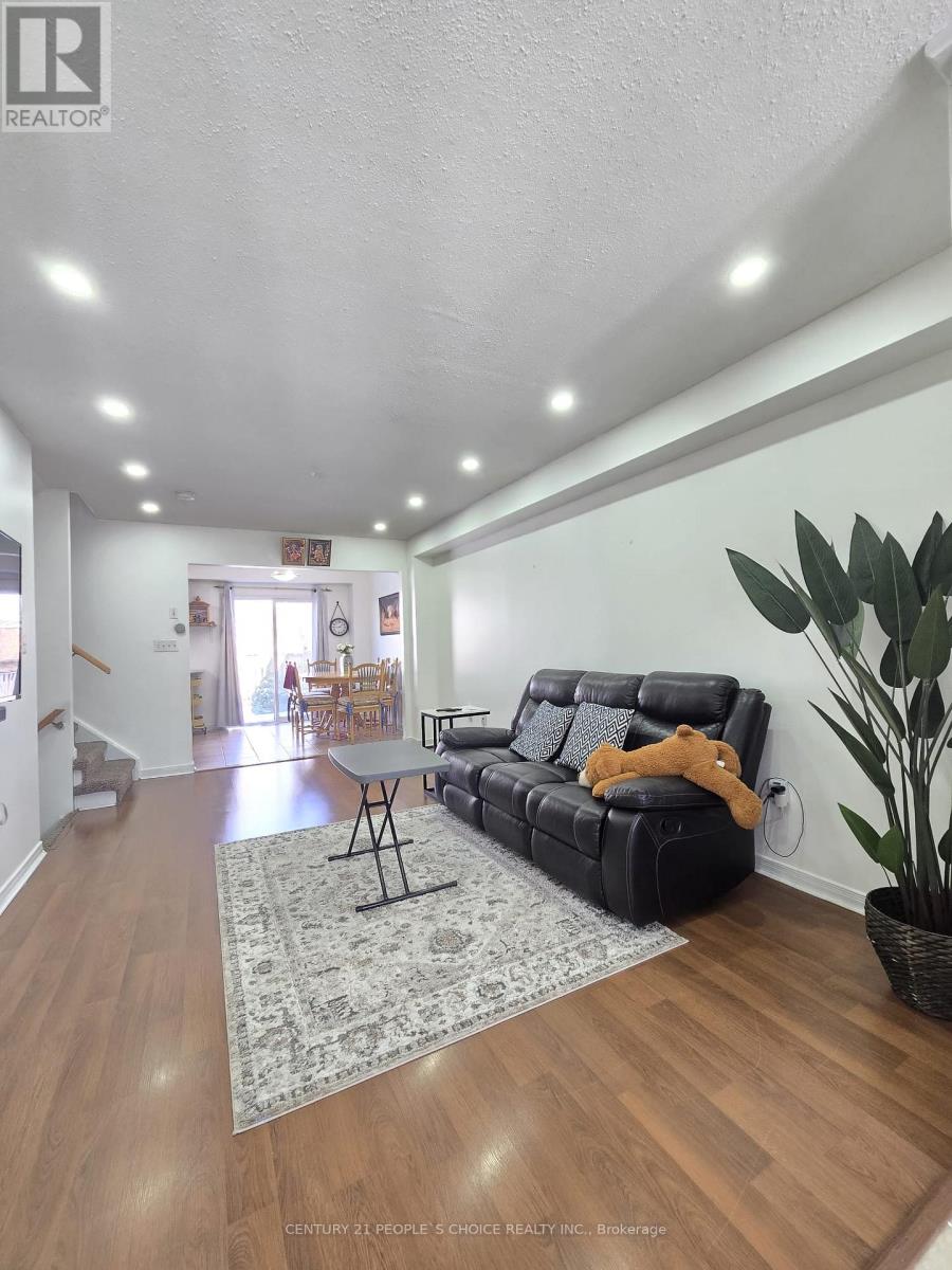 111 Gollins Drive E, Milton, Ontario  L9T 6J9 - Photo 5 - W12820808