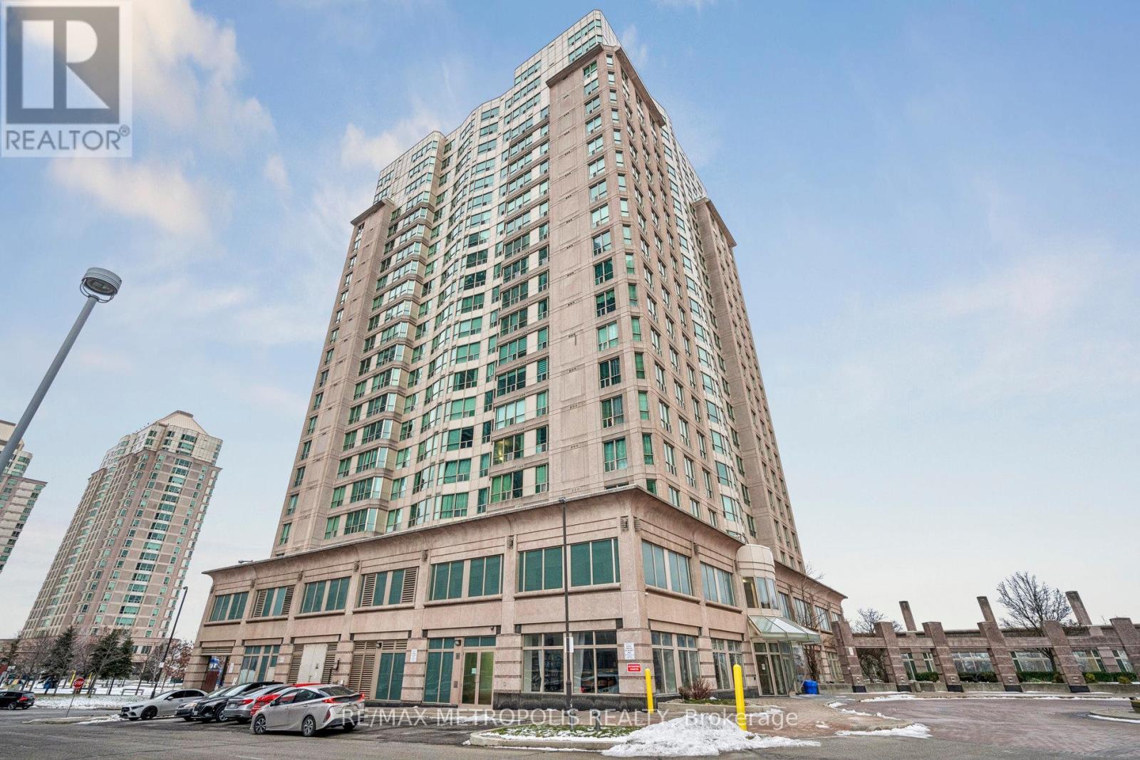 1911 - 8 Lee Centre Drive, Toronto, Ontario  M1H 3H8 - Photo 2 - E12824930