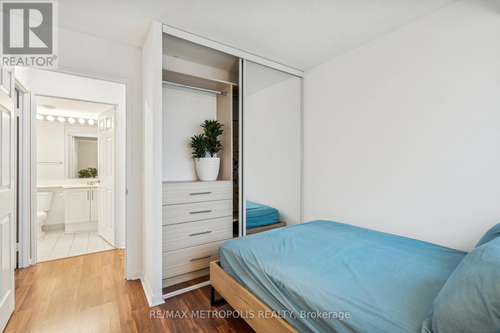 1911 - 8 Lee Centre Drive, Toronto, Ontario  M1H 3H8 - Photo 27 - E12824930