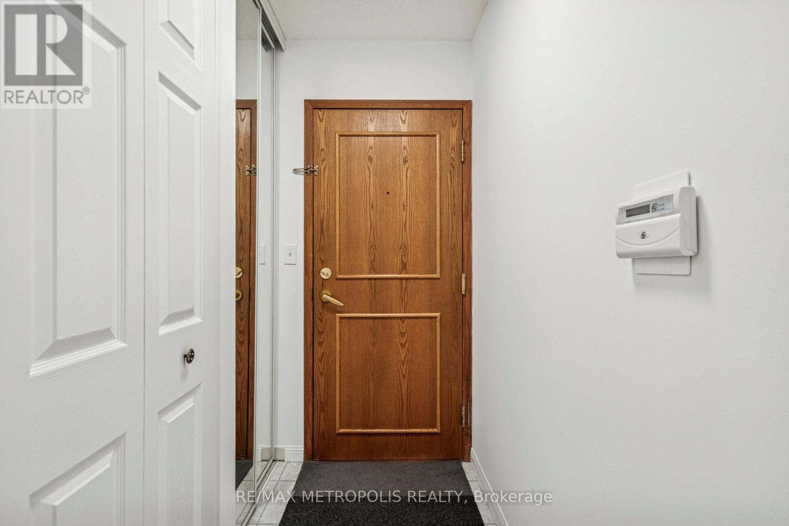 1911 - 8 Lee Centre Drive, Toronto, Ontario  M1H 3H8 - Photo 6 - E12824930