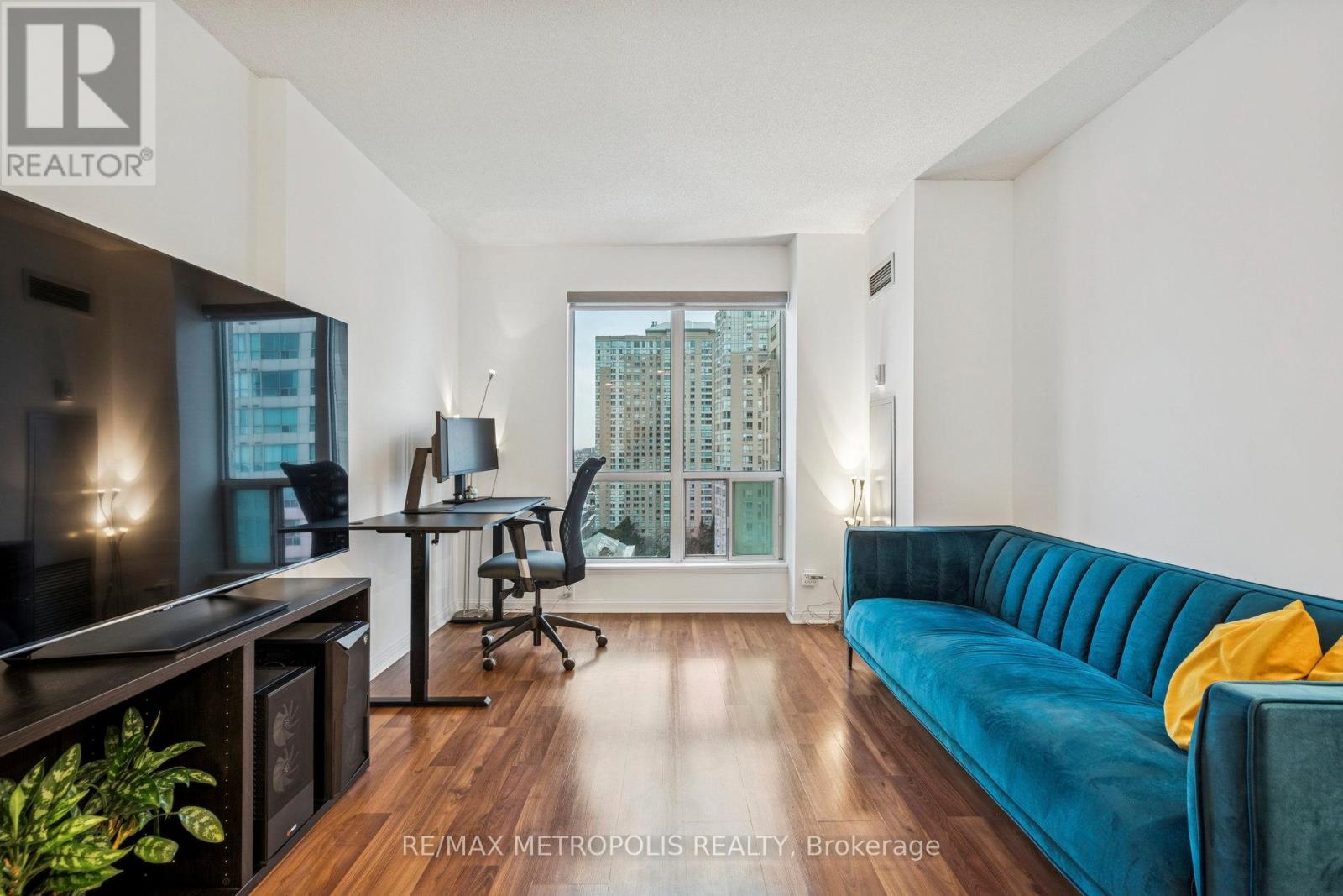 1911 - 8 Lee Centre Drive, Toronto, Ontario  M1H 3H8 - Photo 9 - E12824930