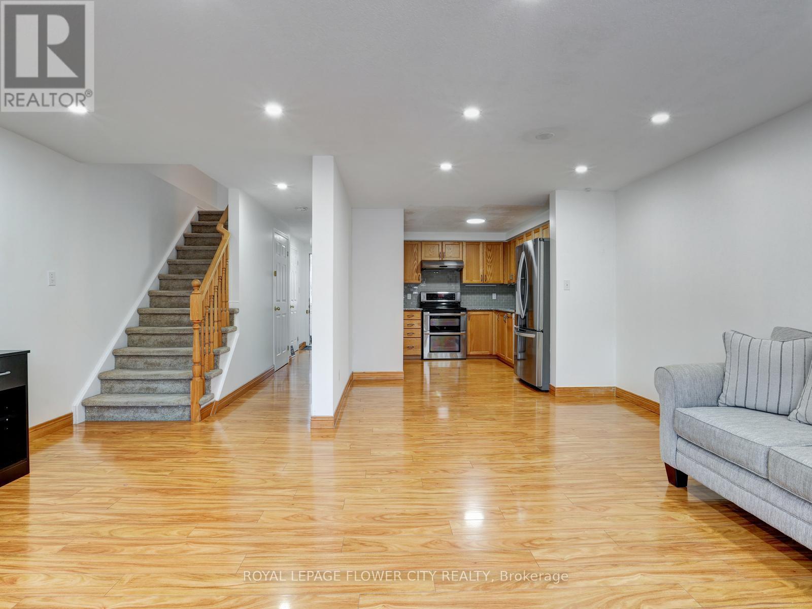 132 Donnenwerth Drive, Kitchener, Ontario  N2E 4C8 - Photo 15 - X12824908