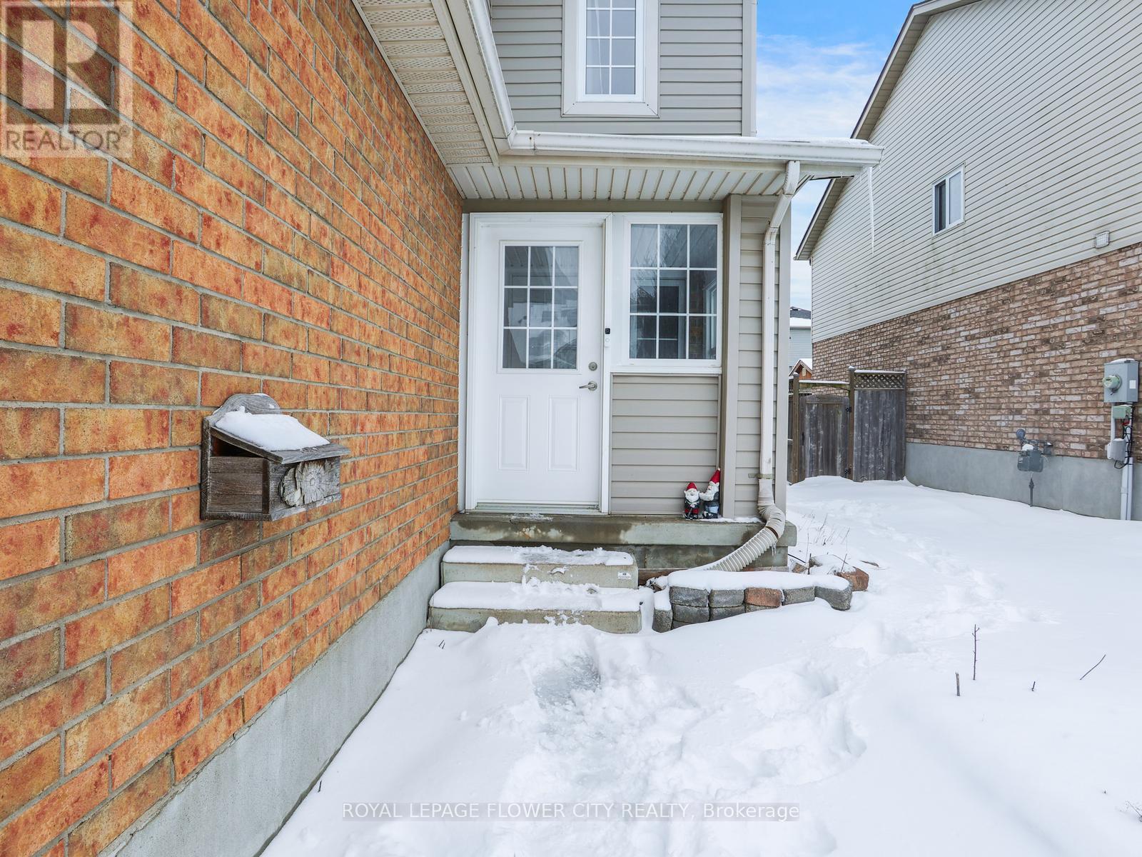 132 Donnenwerth Drive, Kitchener, Ontario  N2E 4C8 - Photo 3 - X12824908