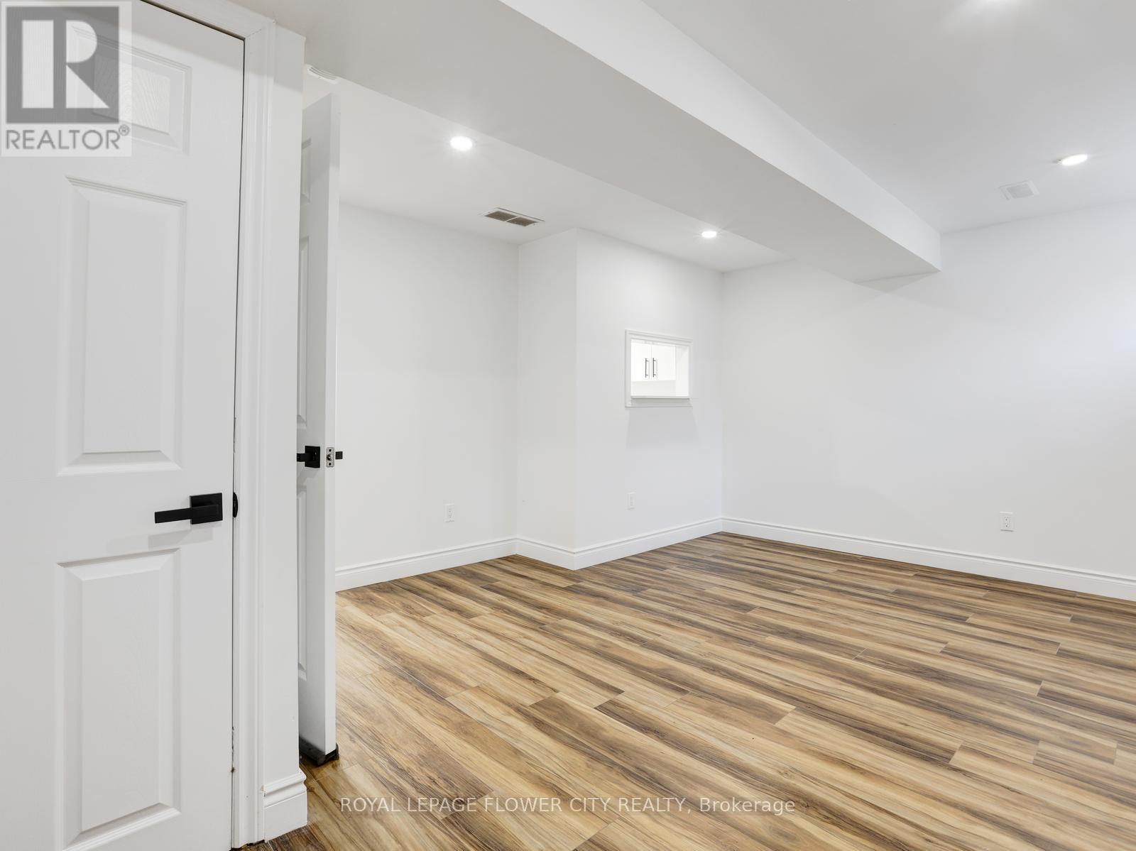 132 Donnenwerth Drive, Kitchener, Ontario  N2E 4C8 - Photo 42 - X12824908