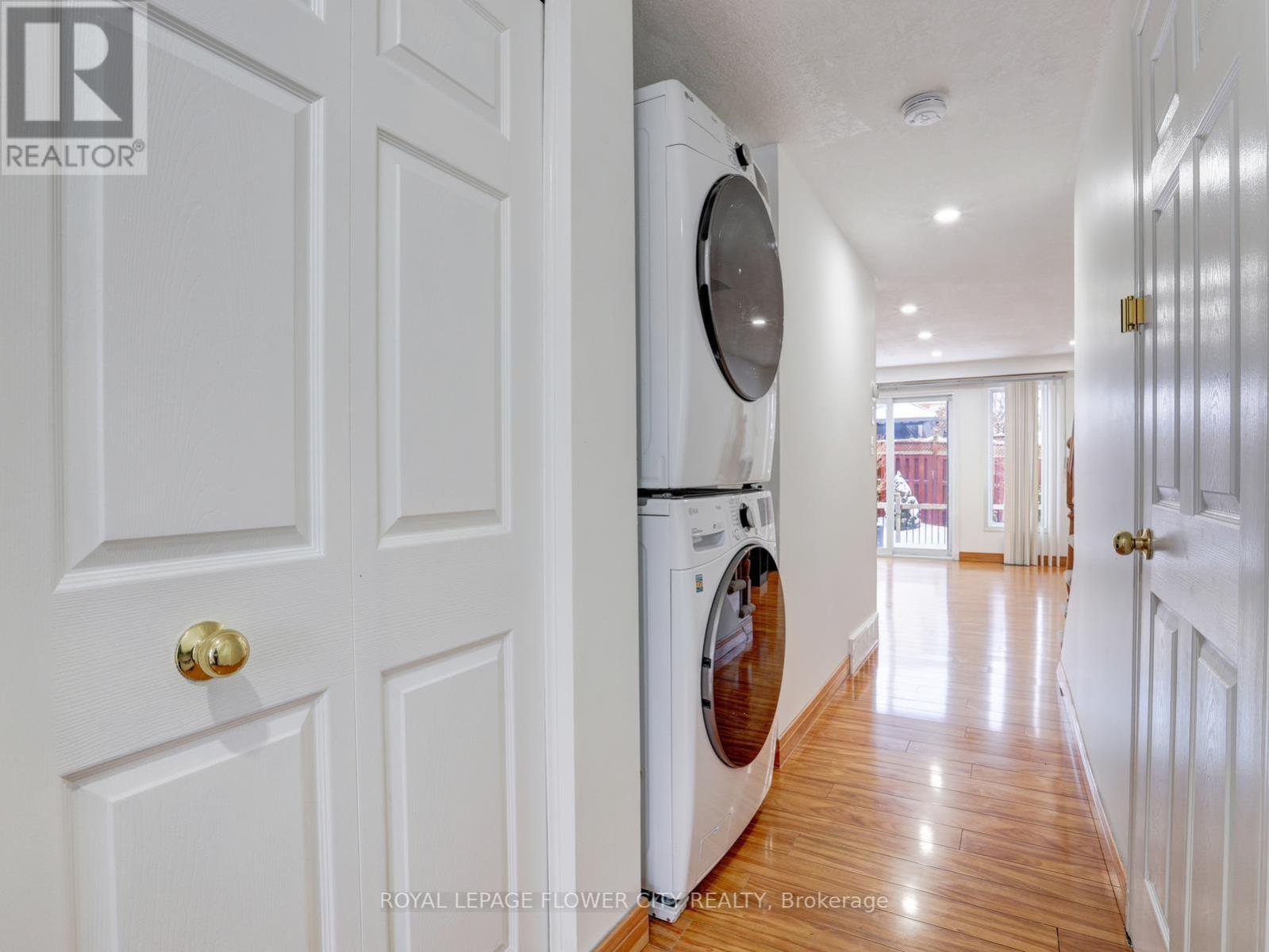 132 Donnenwerth Drive, Kitchener, Ontario  N2E 4C8 - Photo 6 - X12824908