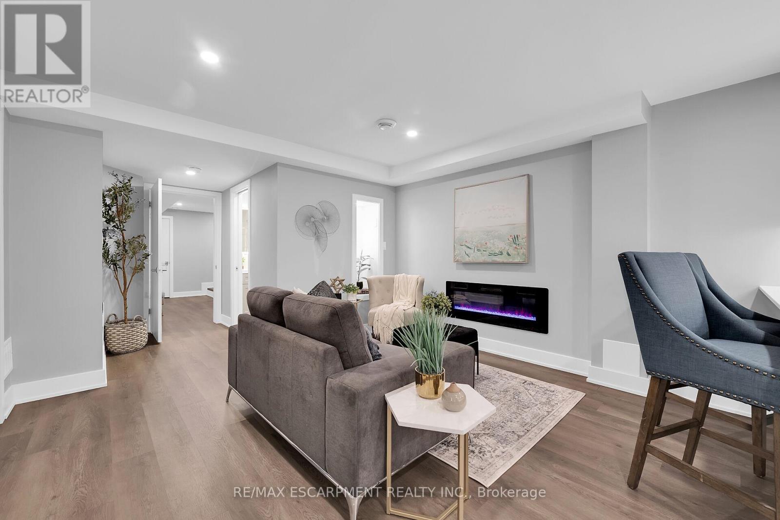 8 Chartwell Circle, Hamilton, Ontario  L9A 0B6 - Photo 37 - X12824914