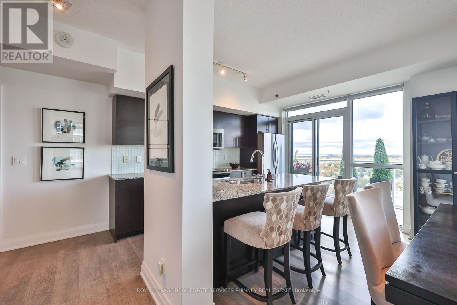 1709 - 55 Speers Road, Oakville, Ontario  L6K 0H9 - Photo 7 - W12811622