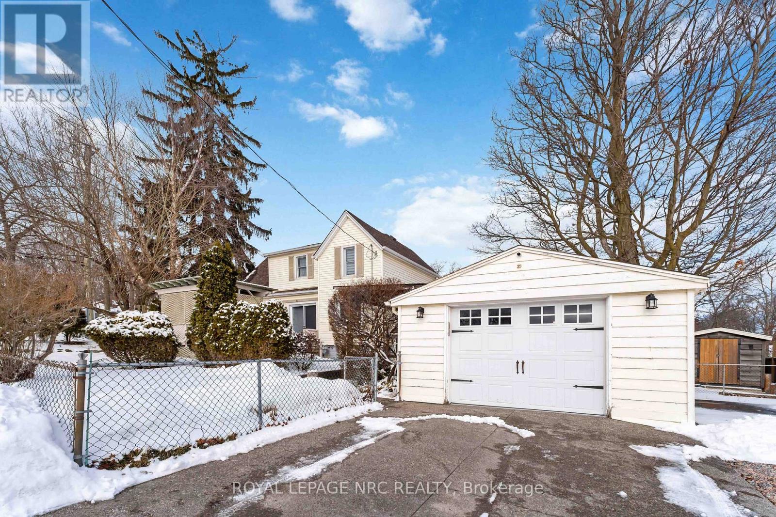 1359 Pelham Street S, Pelham, Ontario  L0S 1E0 - Photo 2 - X12824946