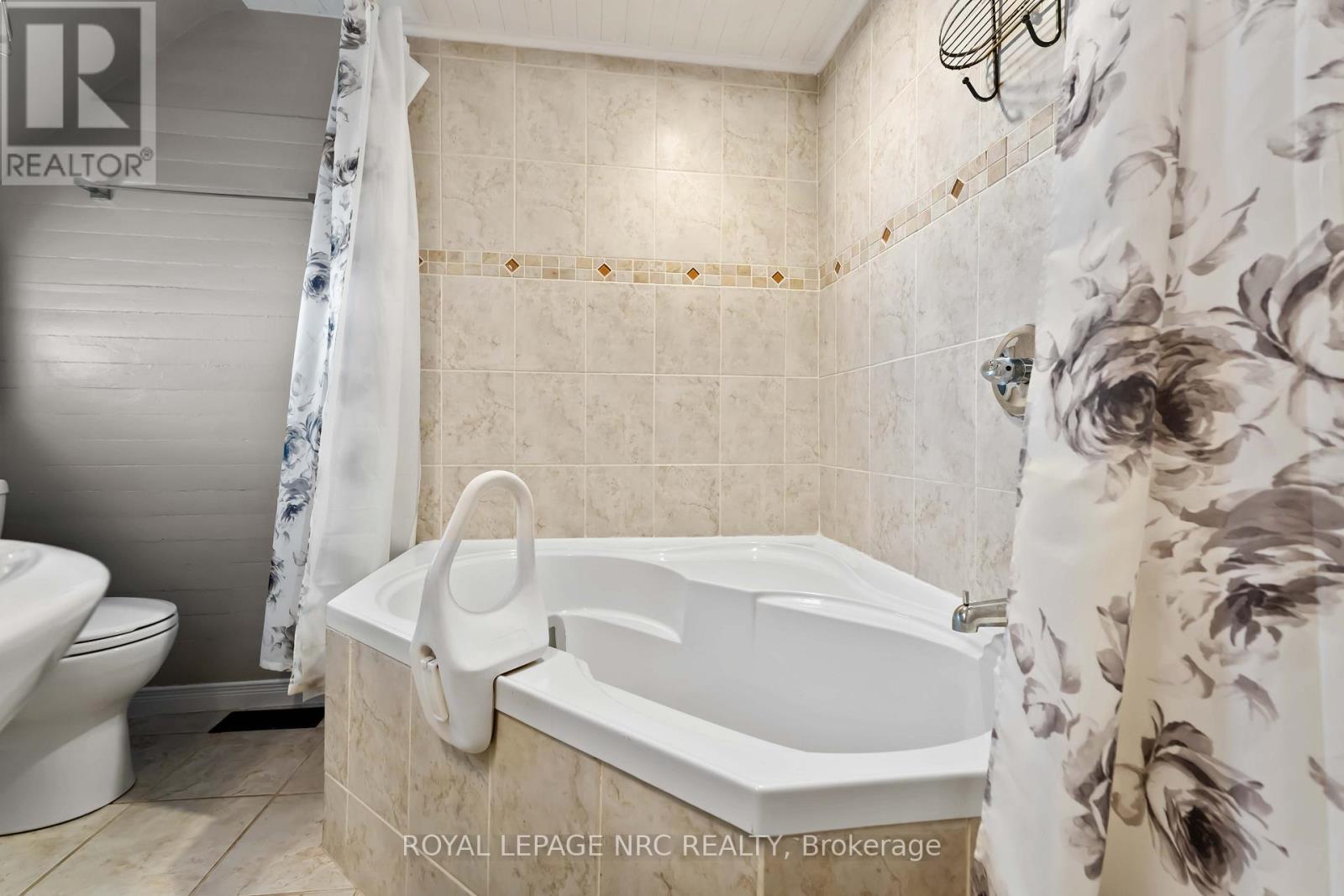 1359 Pelham Street S, Pelham, Ontario  L0S 1E0 - Photo 29 - X12824946