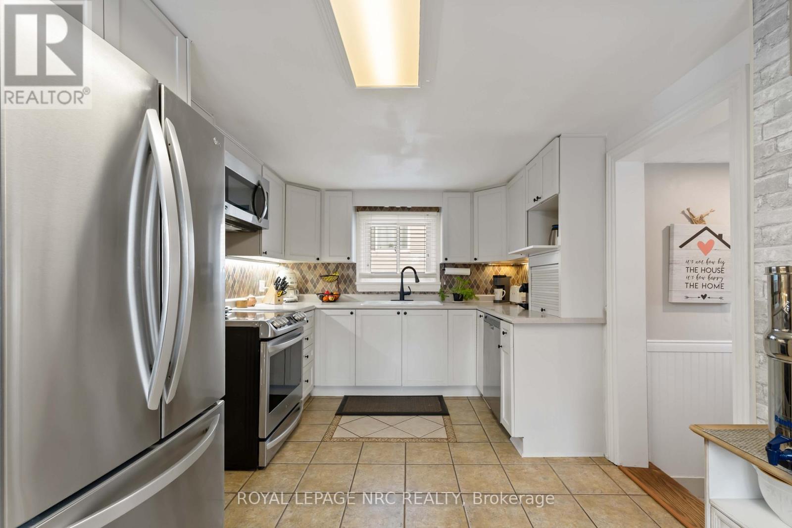 1359 Pelham Street S, Pelham, Ontario  L0S 1E0 - Photo 3 - X12824946