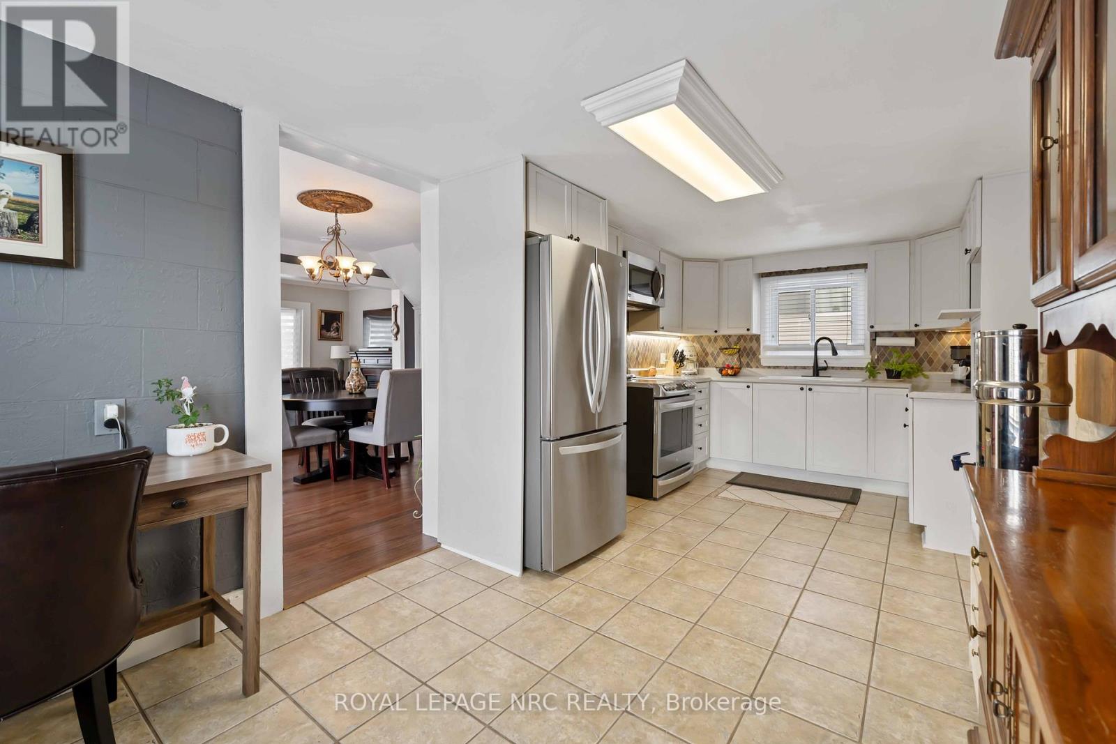 1359 Pelham Street S, Pelham, Ontario  L0S 1E0 - Photo 8 - X12824946