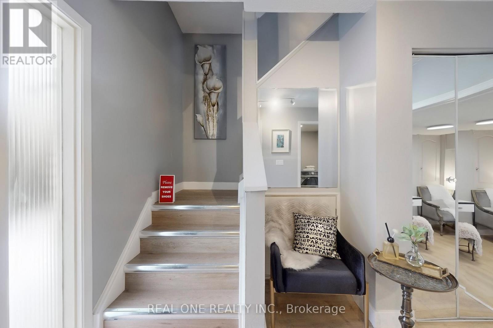 62 Courville Causeway, Toronto, Ontario  M2J 3V5 - Photo 4 - C12824948