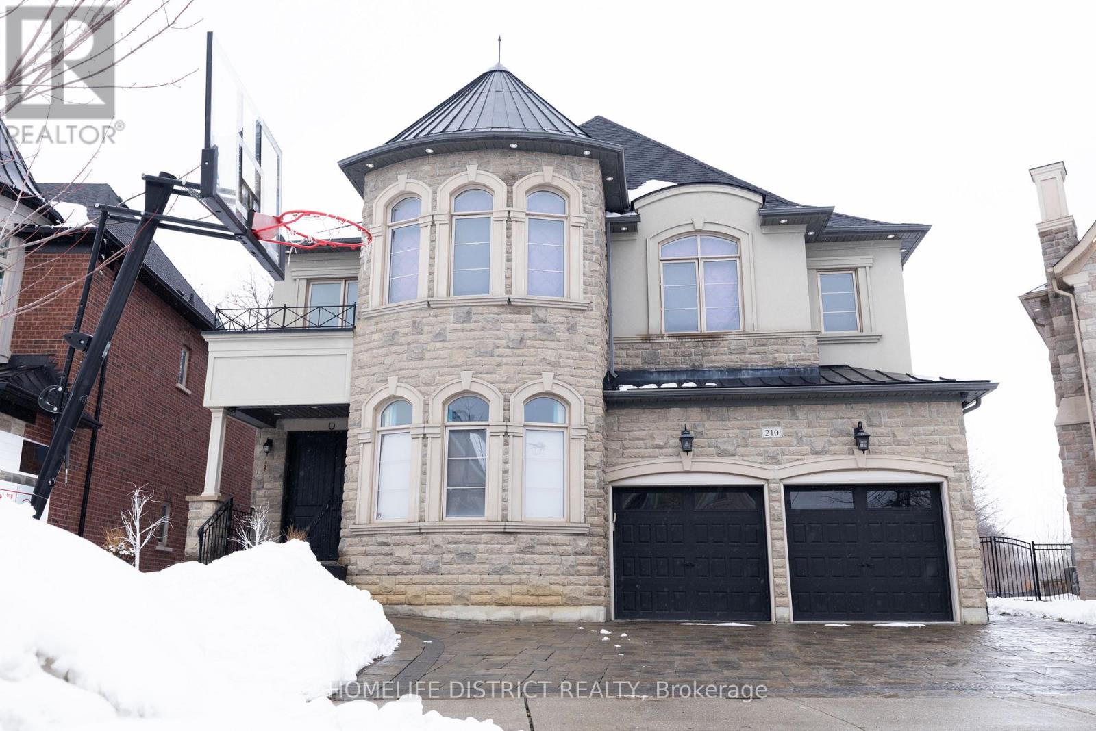 210 CANNES AVENUE, Vaughan, Ontario