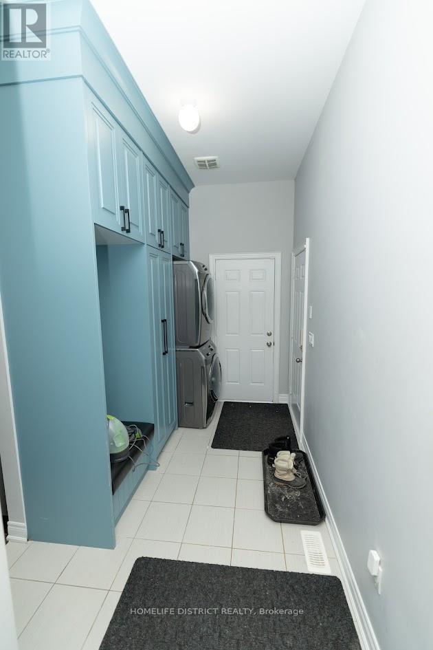 210 Cannes Avenue, Vaughan, Ontario  L4H 3X2 - Photo 9 - N12824984