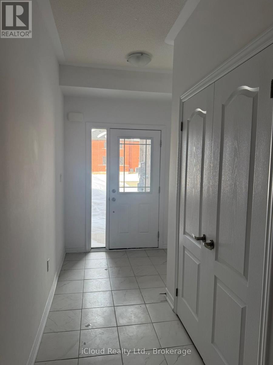 386 Centre Street, Essa, Ontario  L0M 1B5 - Photo 2 - N12824986