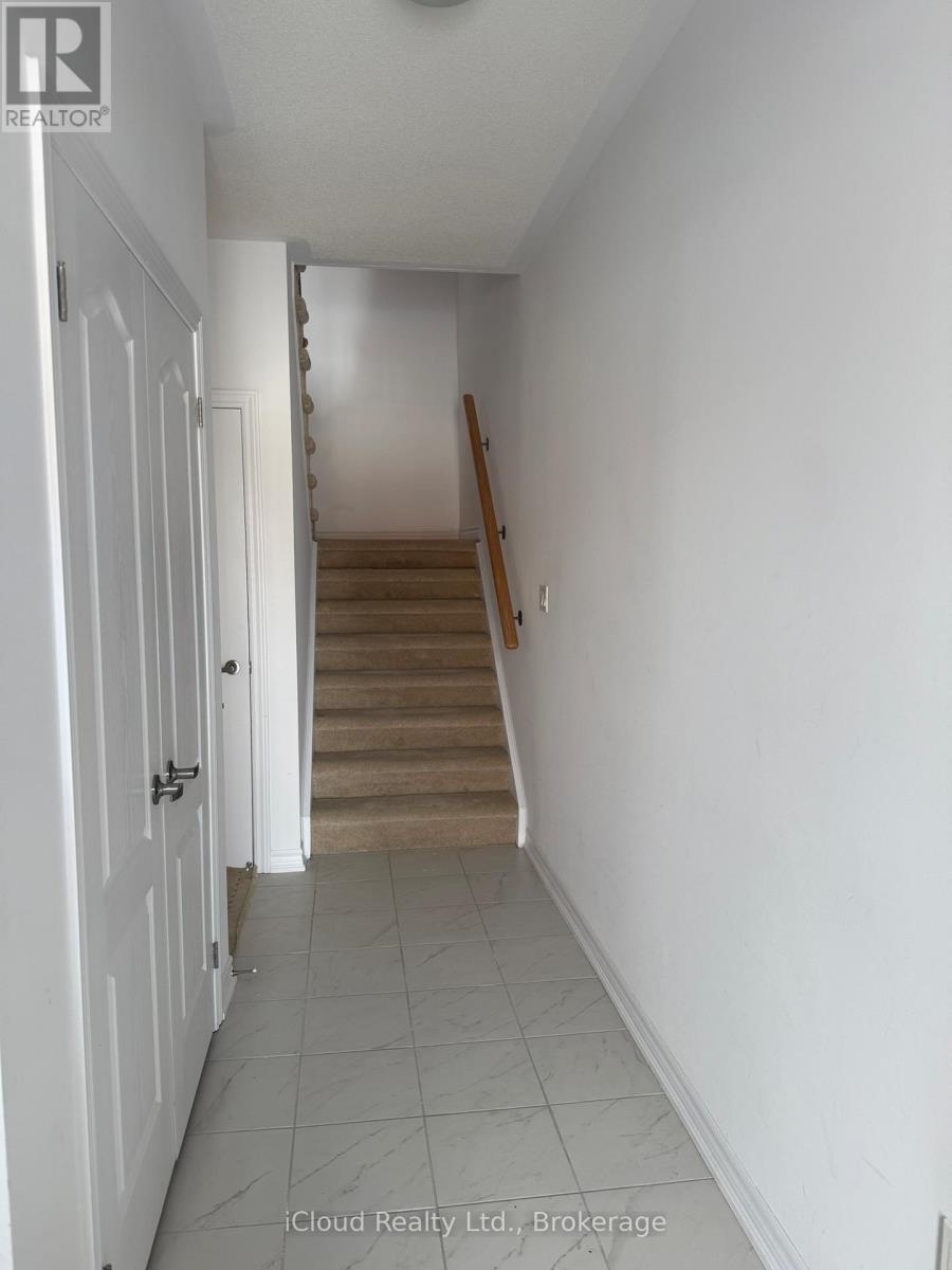 386 Centre Street, Essa, Ontario  L0M 1B5 - Photo 3 - N12824986