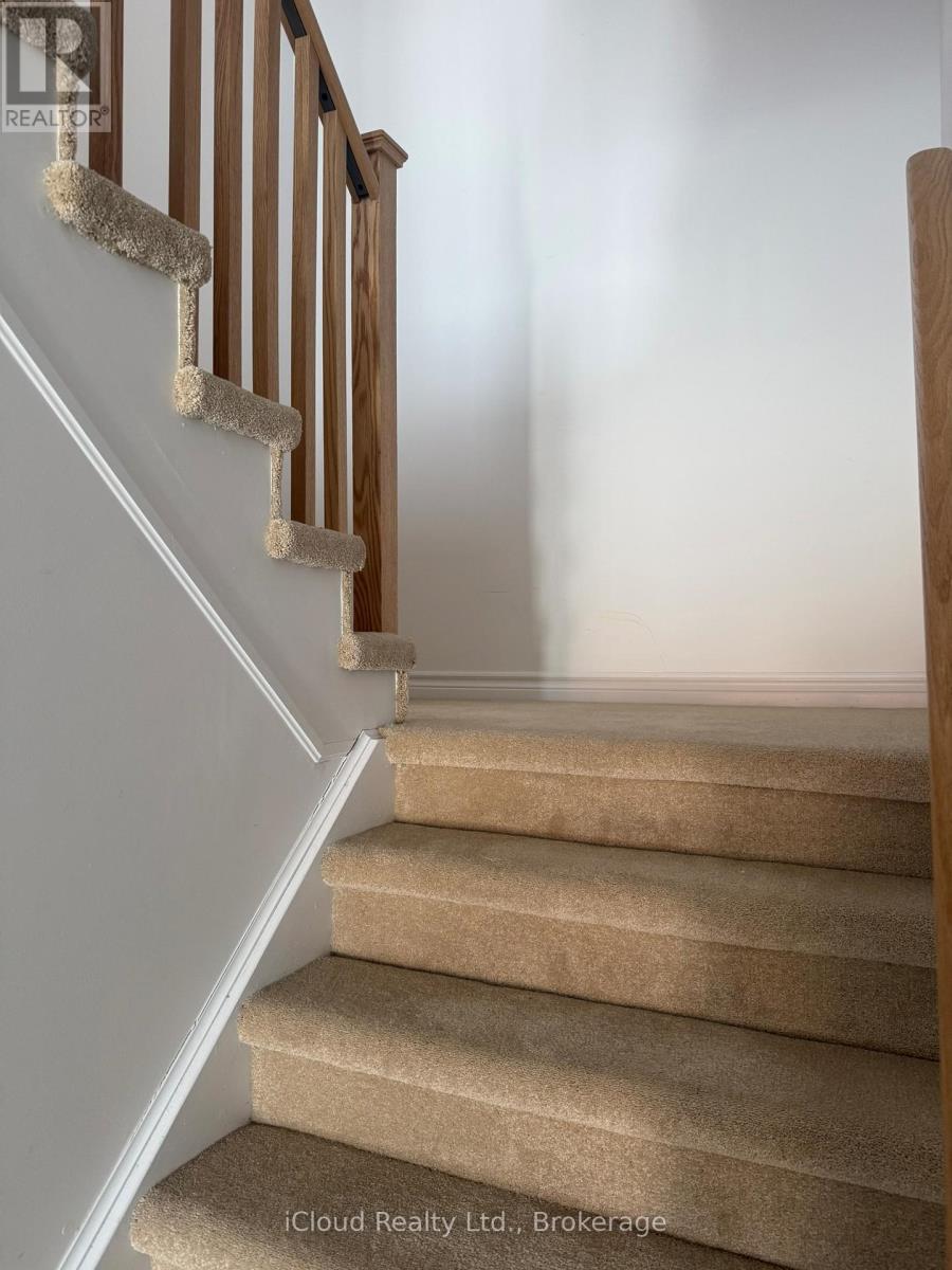 386 Centre Street, Essa, Ontario  L0M 1B5 - Photo 4 - N12824986