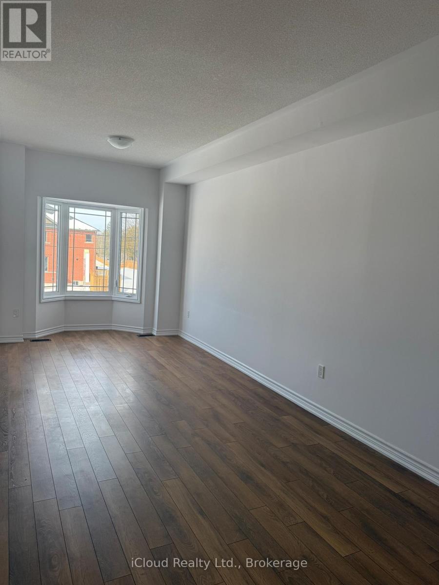 386 Centre Street, Essa, Ontario  L0M 1B5 - Photo 5 - N12824986