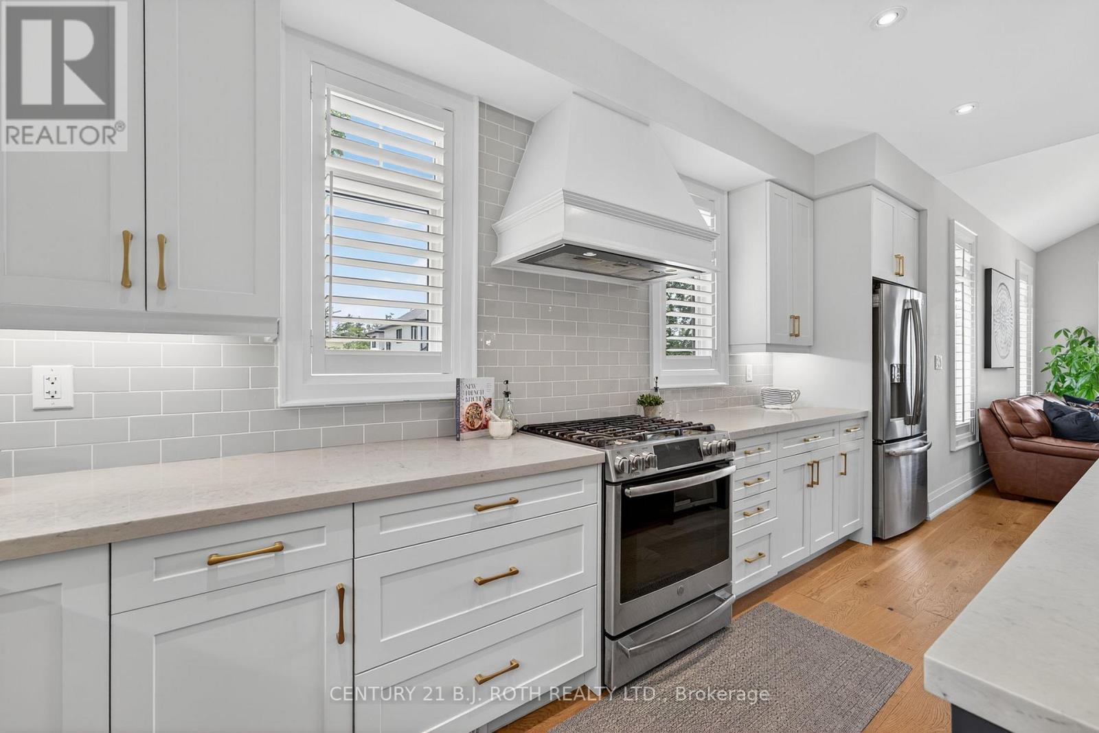 300 Shanty Bay Road, Oro-Medonte, Ontario  L4M 1E6 - Photo 14 - S12825004