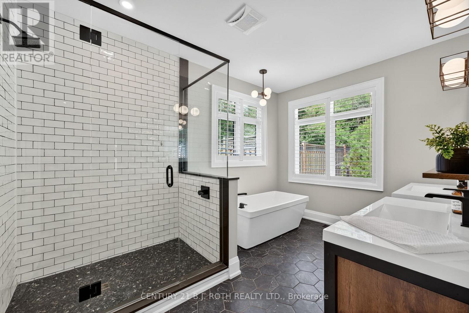 300 Shanty Bay Road, Oro-Medonte, Ontario  L4M 1E6 - Photo 23 - S12825004