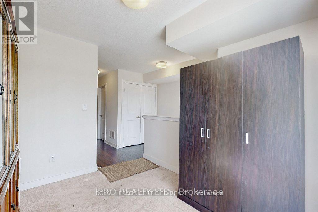 2614 Castlegate Crossing, Pickering, Ontario  L1X 0H9 - Photo 17 - E12824848