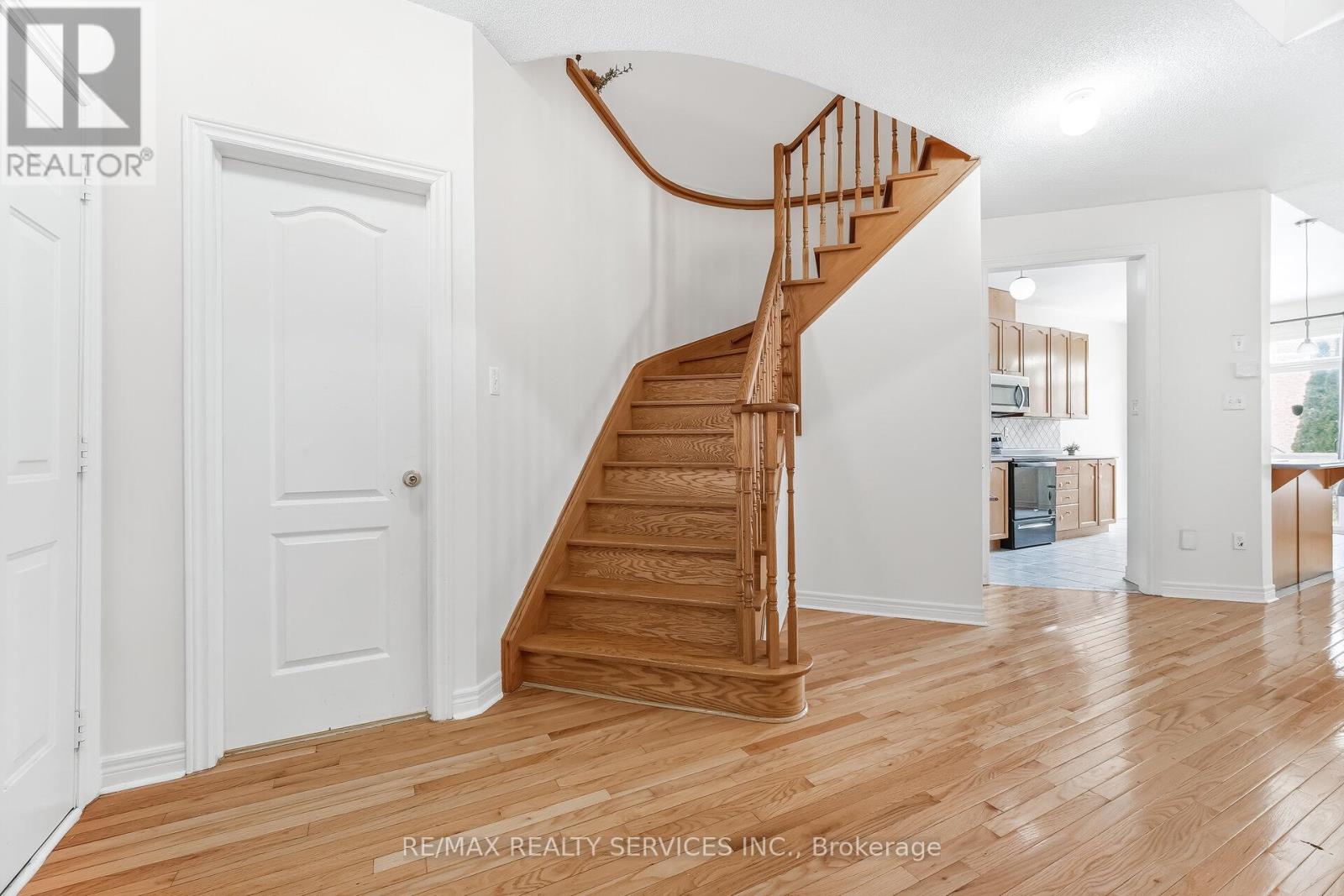 4 Rocky Point Crescent, Brampton, Ontario  L6V 4S8 - Photo 23 - W12805948