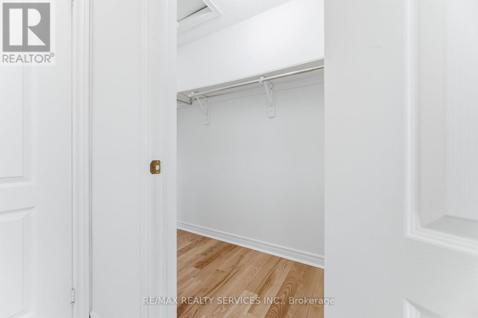 4 Rocky Point Crescent, Brampton, Ontario  L6V 4S8 - Photo 33 - W12805948